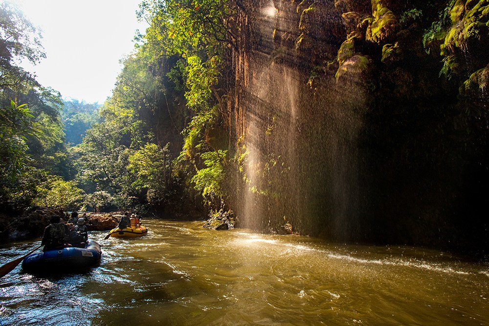 Rafting%2Dat%2DThi%2DLo%2DCho%2DWaterfall%2Dor%2DNamtok%2DSaifon %2DIts%2Dlocated%2Din%2DUmphang%2DWildlife%2DSanctuary%2DTak | eTurboNews | eTN