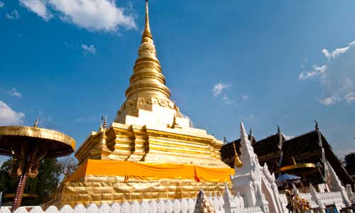 TAT-Phra-That-Chae-Haeng-Nan-01